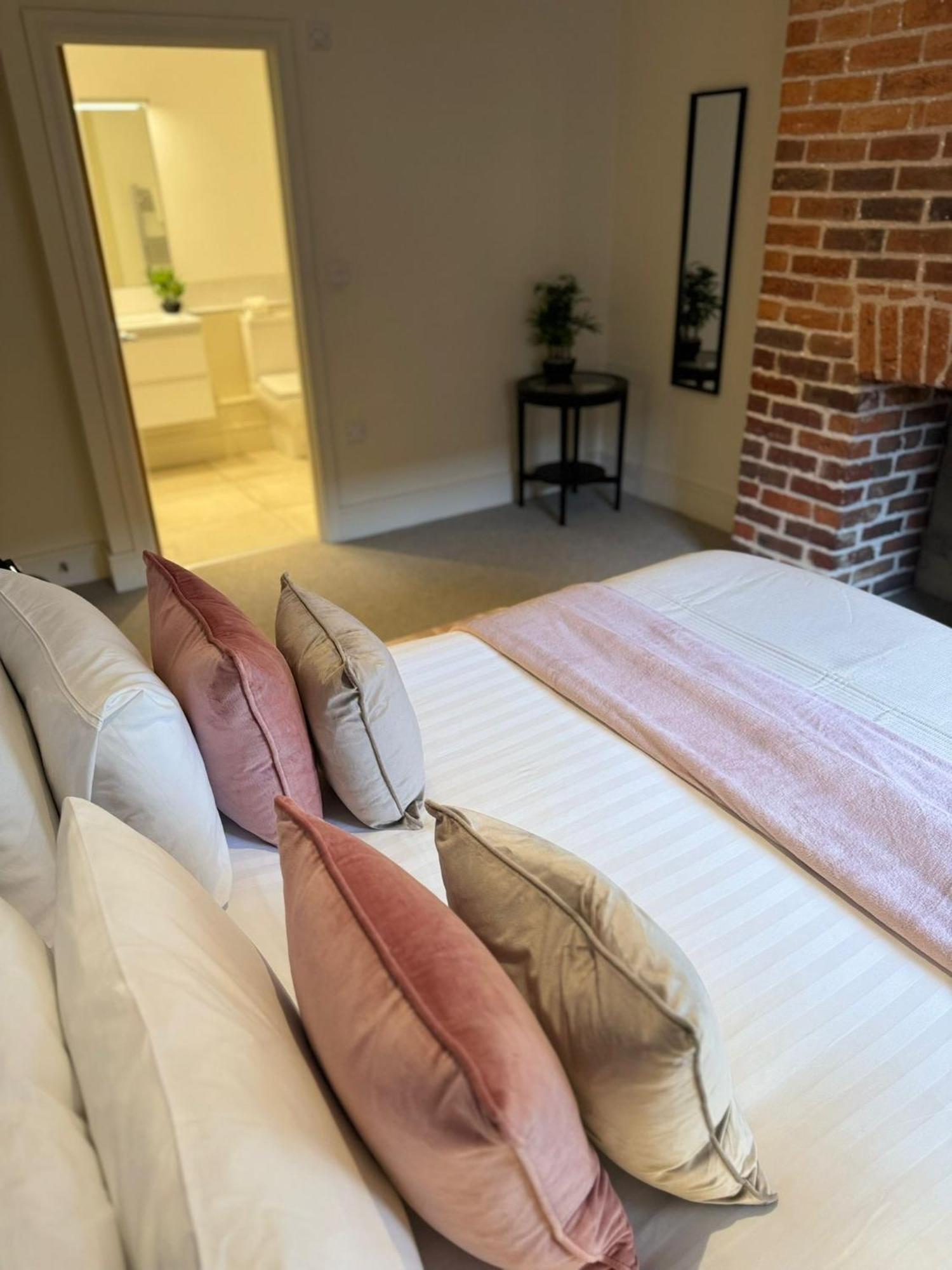 Osbourne House Pink 2 Bed, 2 And Half Bath Apartment Birmingham Exterior foto