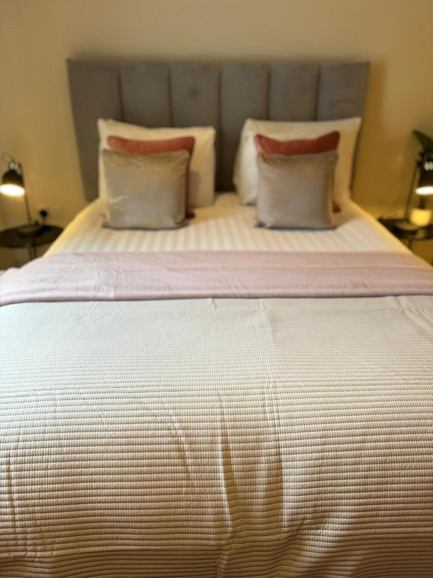 Osbourne House Pink 2 Bed, 2 And Half Bath Apartment Birmingham Exterior foto